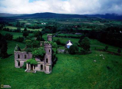 قلعة مهجورة- ايرلندا